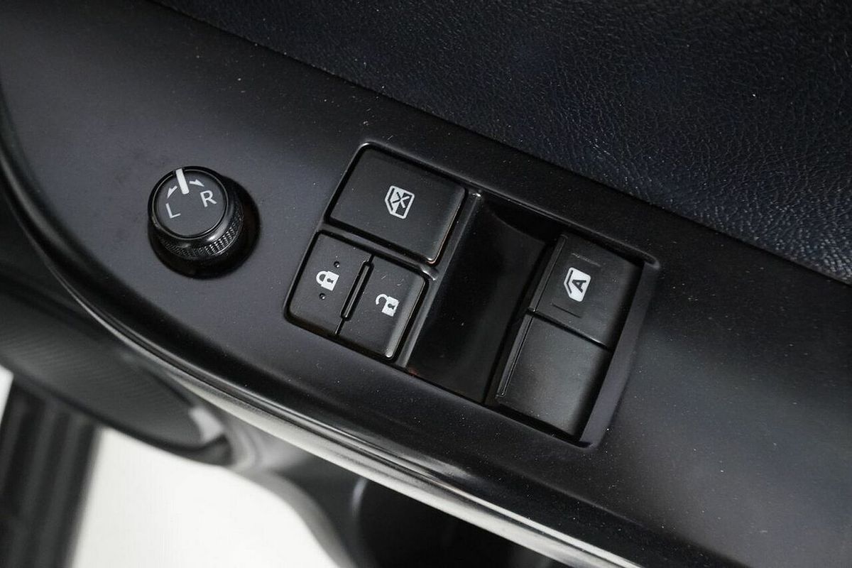 2019 Toyota Hilux SR (4x4) GUN126R MY19 4X4
