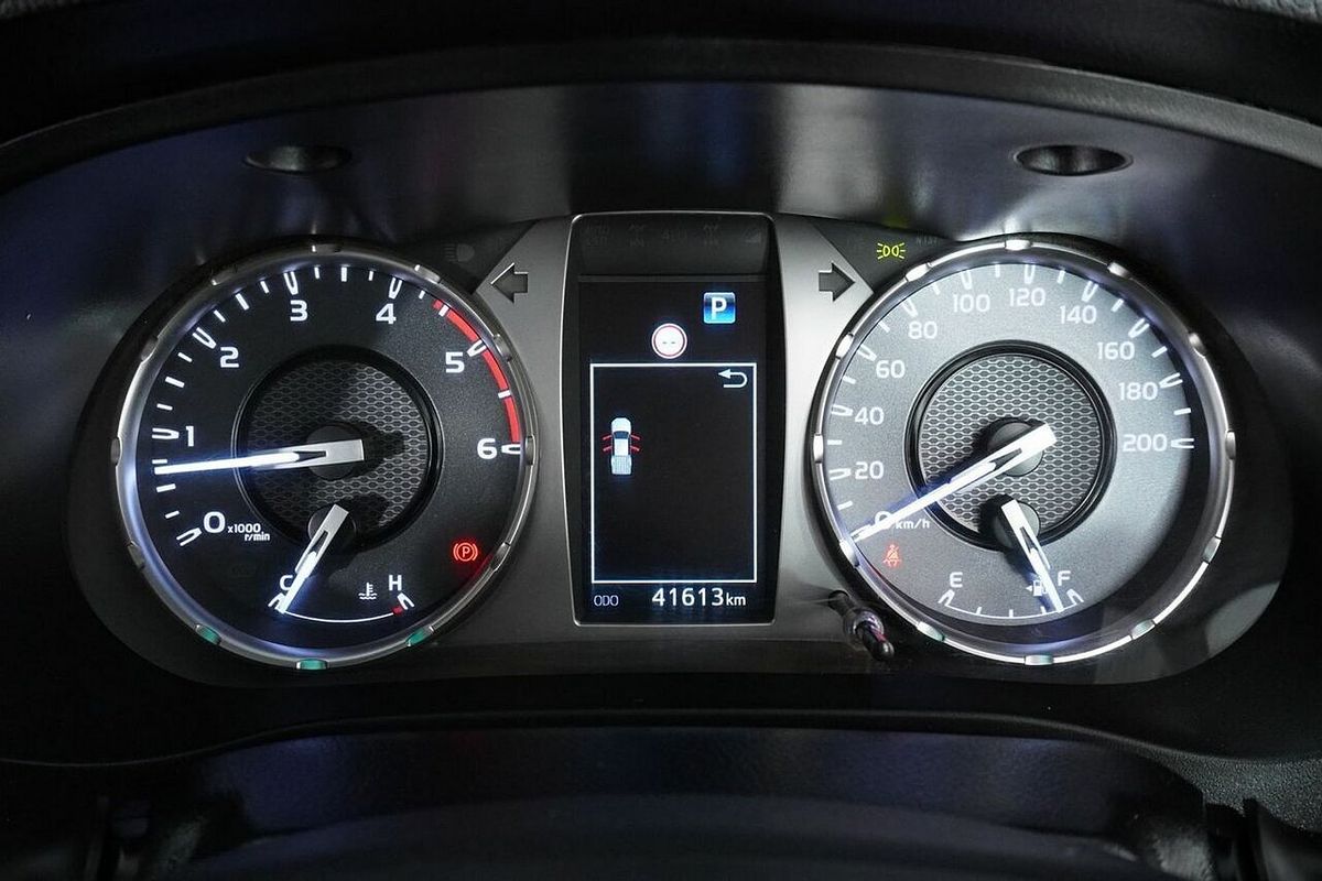 2021 Toyota Hilux SR5 (4x4) GUN126R Facelift 4X4