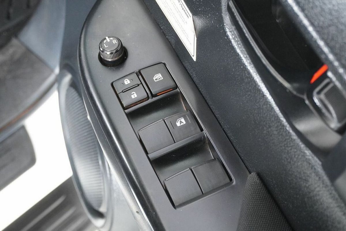 2021 Toyota Hilux SR (4x4) GUN126R Facelift 4X4