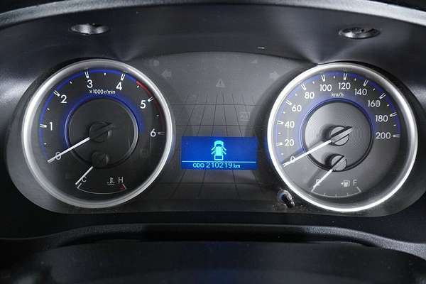 2015 Toyota Hilux SR (4x4) GUN126R 4X4