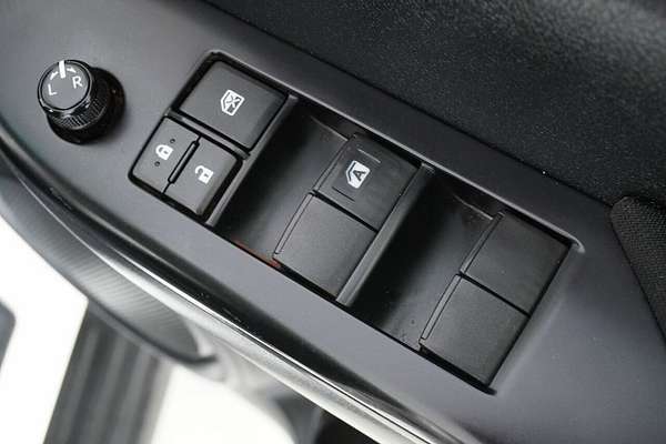 2021 Toyota Hilux SR (4x4) GUN126R Facelift 4X4