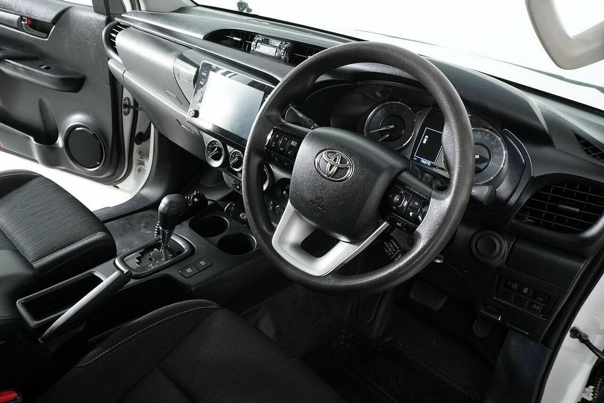 2021 Toyota Hilux SR (4x4) GUN126R Facelift 4X4