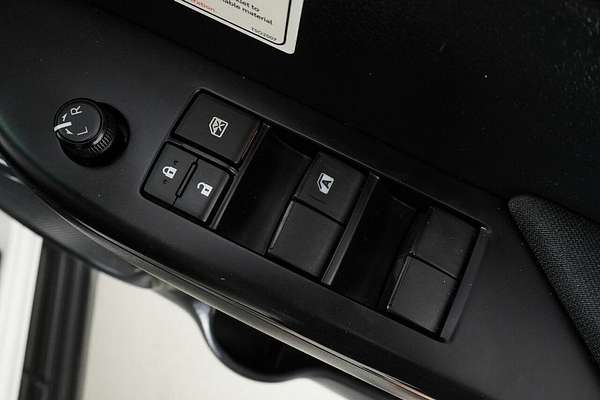 2021 Toyota Hilux SR (4x4) GUN126R Facelift 4X4