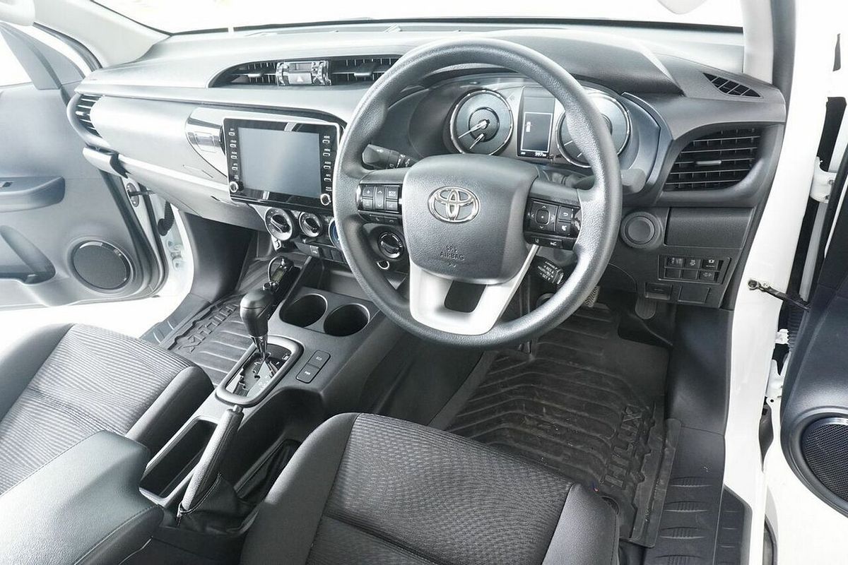 2024 Toyota Hilux SR (4x4) GUN126R 4X4
