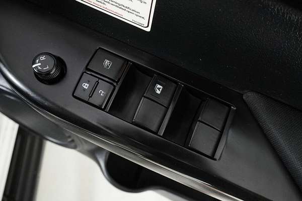 2021 Toyota Hilux SR (4x4) GUN126R Facelift 4X4