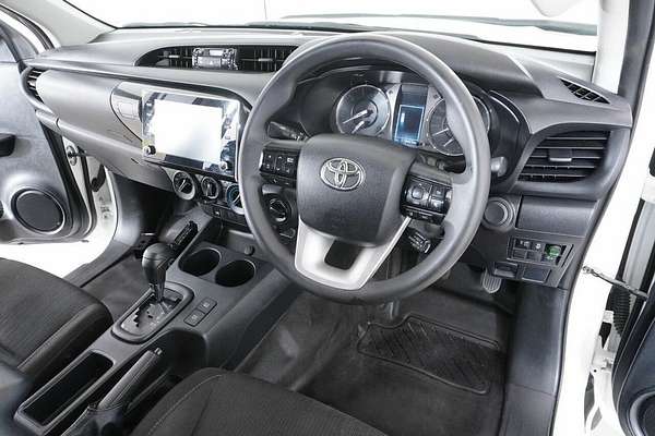 2020 Toyota Hilux SR (4x4) GUN126R Facelift 4X4