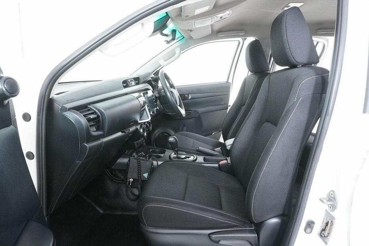 2021 Toyota Hilux SR (4x4) GUN126R Facelift 4X4