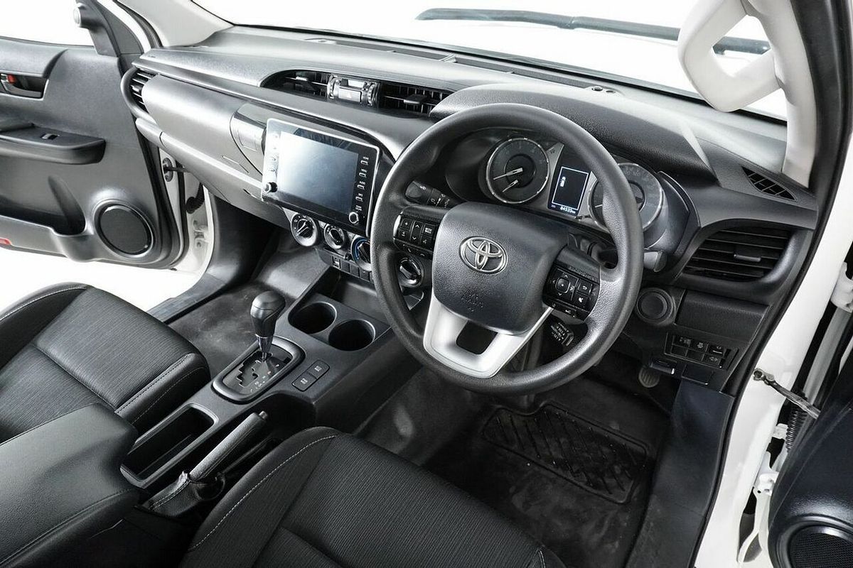 2021 Toyota Hilux SR (4x4) GUN126R Facelift 4X4
