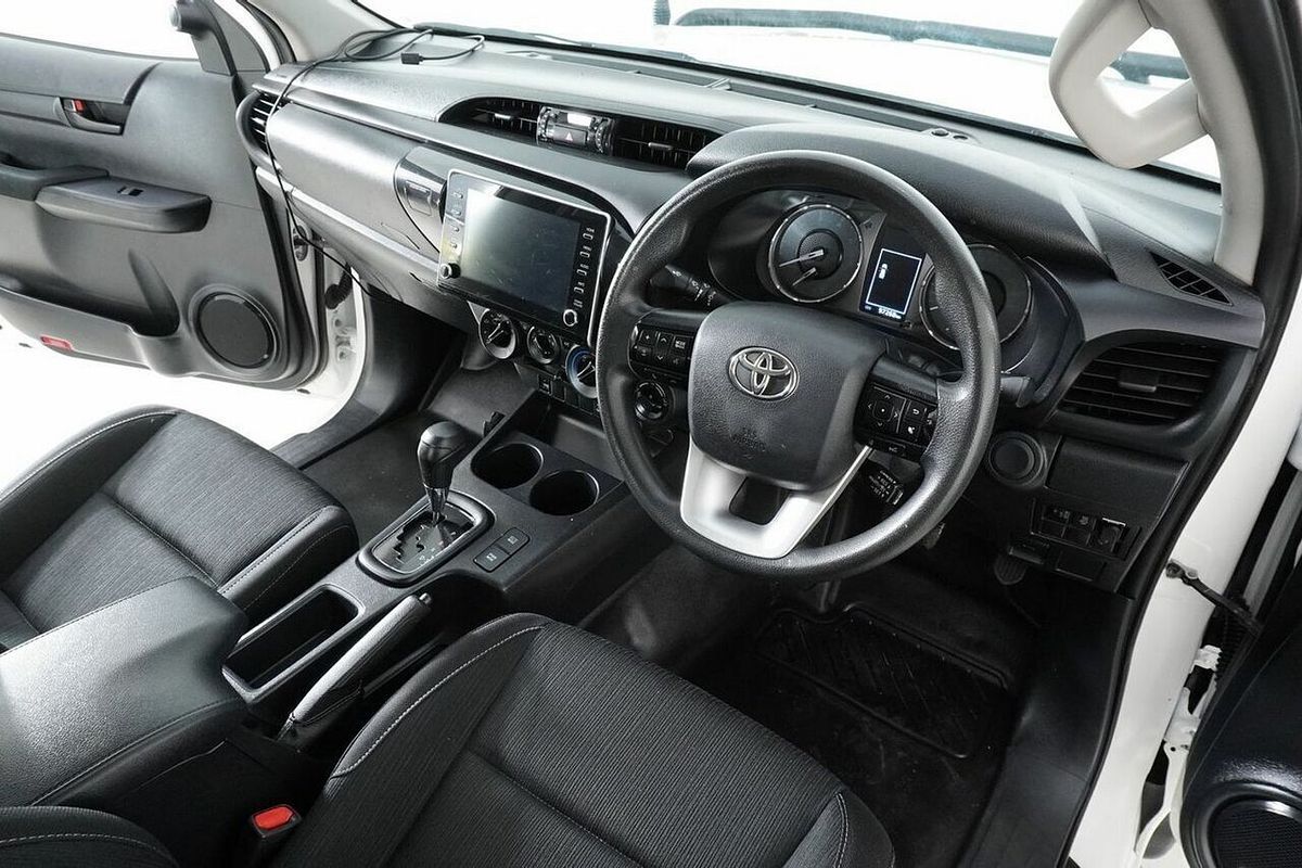 2021 Toyota Hilux SR (4x4) GUN126R Facelift 4X4