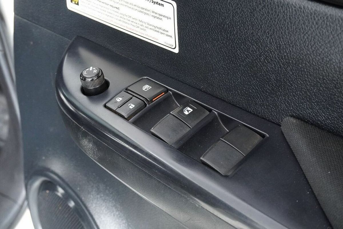 2022 Toyota Hilux SR (4x4) GUN126R 4X4