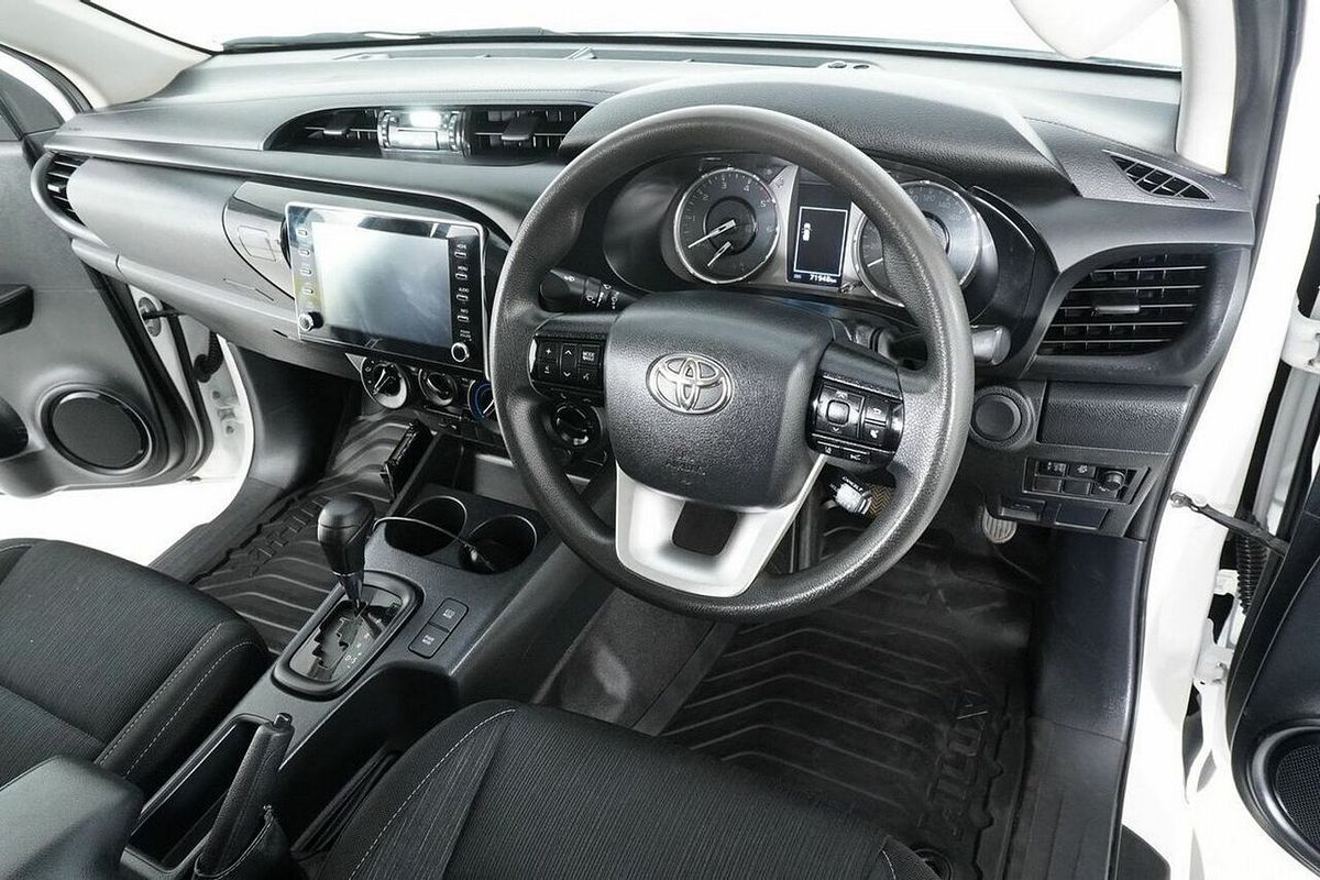 2021 Toyota Hilux SR (4x4) GUN126R Facelift 4X4