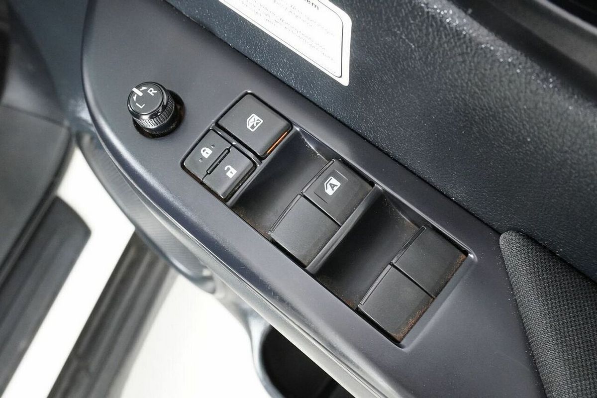 2021 Toyota Hilux SR (4x4) GUN126R Facelift 4X4