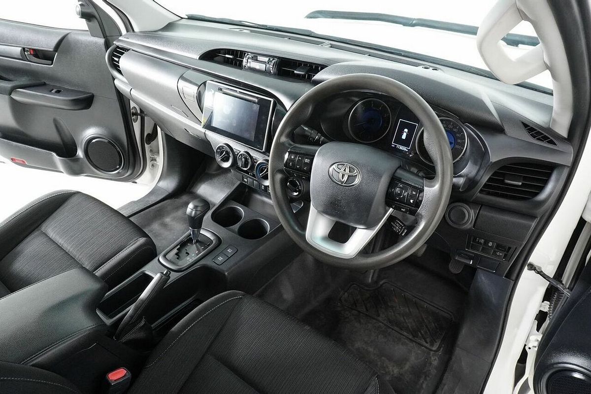 2020 Toyota Hilux SR (4x4) GUN126R Facelift 4X4
