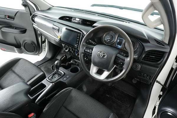 2020 Toyota Hilux SR (4x4) GUN126R Facelift 4X4