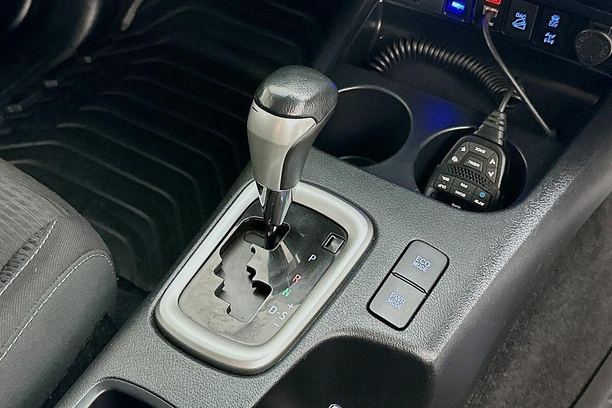 2021 Toyota Hilux SR5 (4x4) GUN126R Facelift 4X4