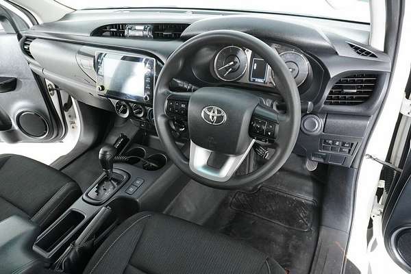 2020 Toyota Hilux SR (4x4) GUN126R Facelift 4X4