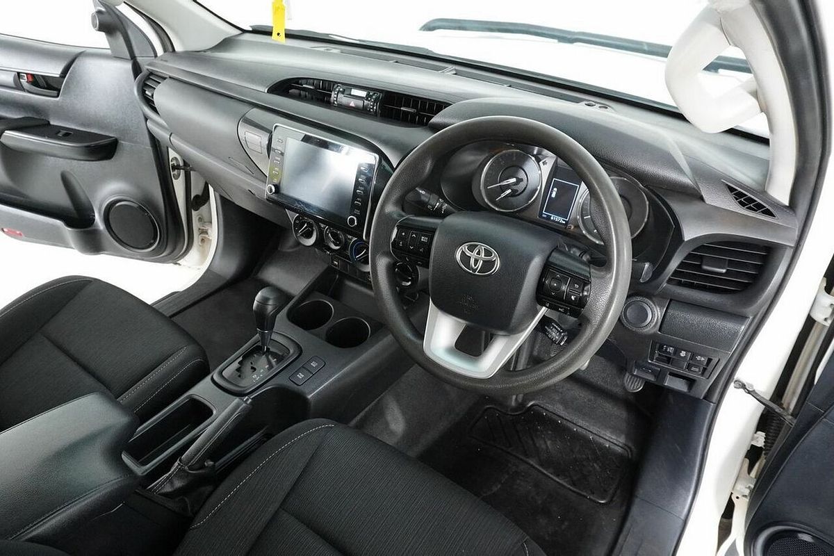 2020 Toyota Hilux SR (4x4) GUN126R Facelift 4X4