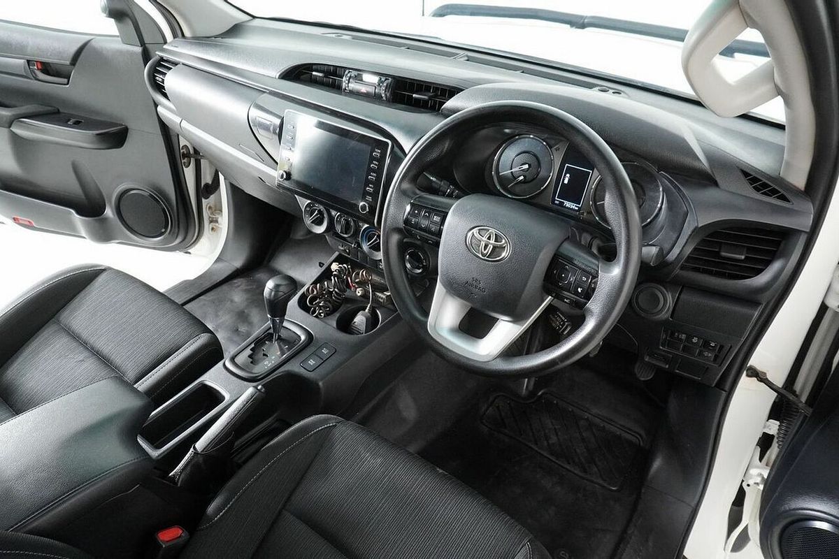 2020 Toyota Hilux SR (4x4) GUN126R Facelift 4X4