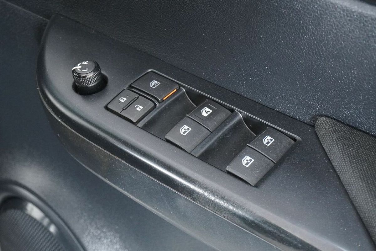 2016 Toyota Hilux SR (4x4) GUN126R 4X4