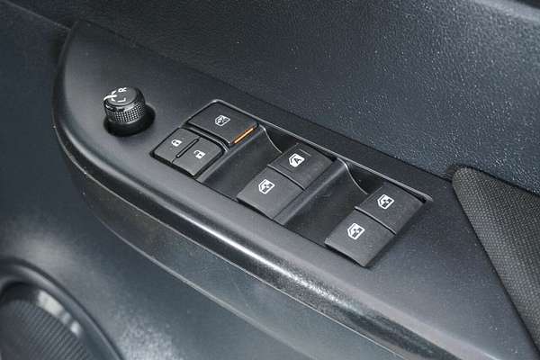 2016 Toyota Hilux SR (4x4) GUN126R 4X4