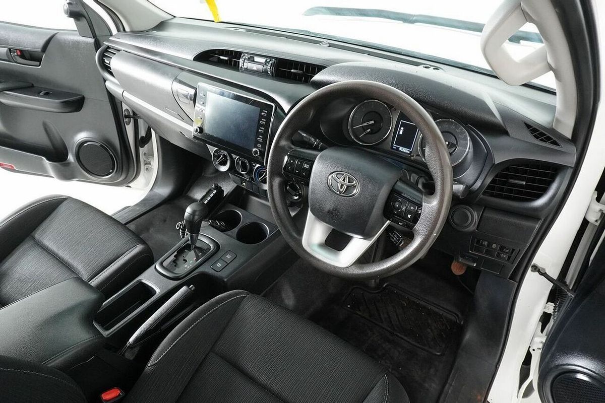 2020 Toyota Hilux SR (4x4) GUN126R Facelift 4X4
