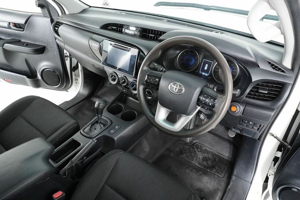 2020 Toyota Hilux SR (4x4) GUN126R Facelift 4X4