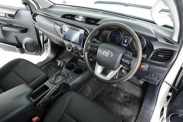 2020 Toyota Hilux SR (4x4) GUN126R Facelift 4X4