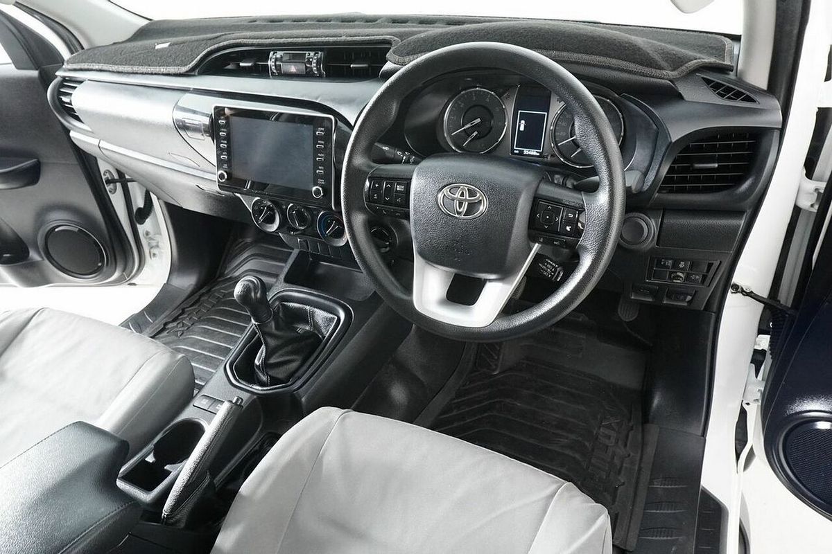2021 Toyota Hilux SR (4x4) GUN126R Facelift 4X4