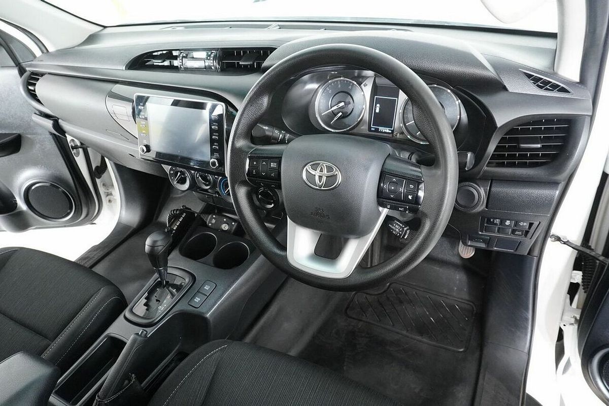 2020 Toyota Hilux SR (4x4) GUN126R Facelift 4X4