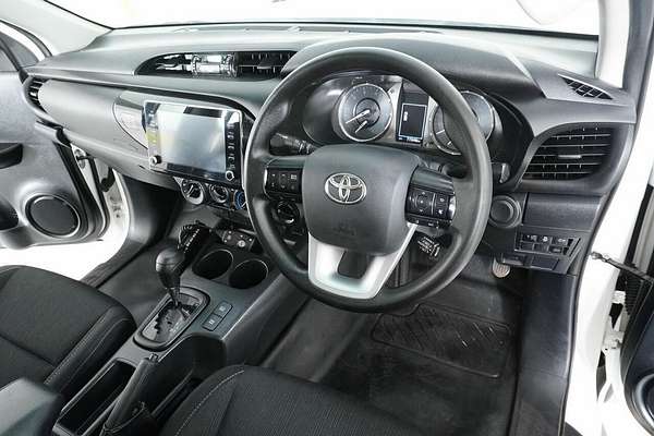 2020 Toyota Hilux SR (4x4) GUN126R Facelift 4X4