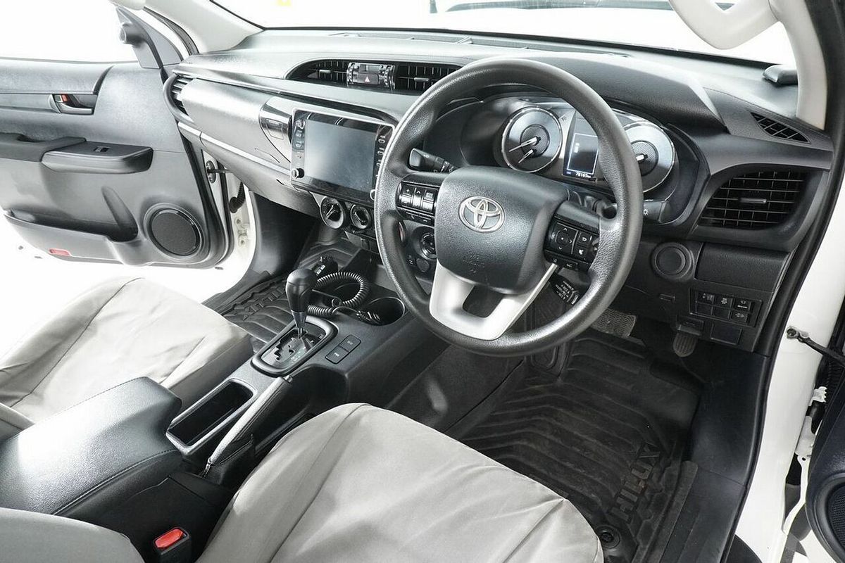 2021 Toyota Hilux SR (4x4) GUN126R Facelift 4X4