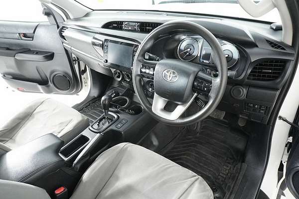 2021 Toyota Hilux SR (4x4) GUN126R Facelift 4X4