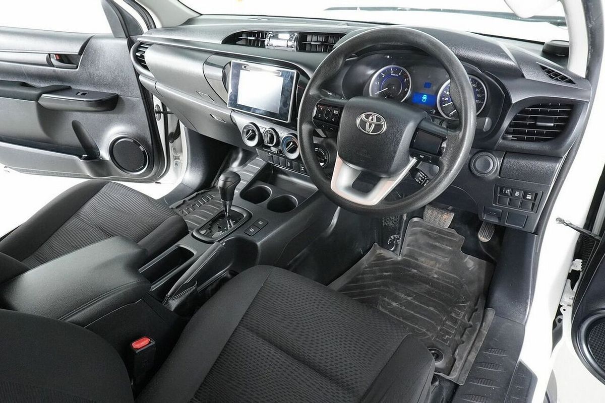 2018 Toyota Hilux SR (4x4) GUN126R MY17 4X4
