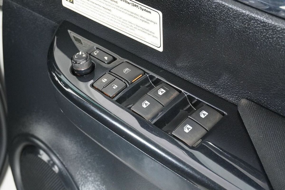 2021 Toyota Hilux SR5 (4x4) GUN126R Facelift 4X4