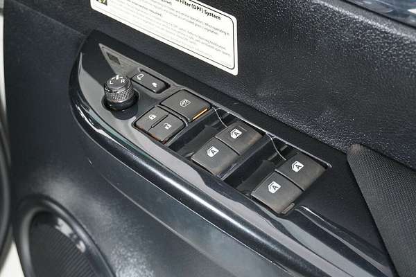 2021 Toyota Hilux SR5 (4x4) GUN126R Facelift 4X4