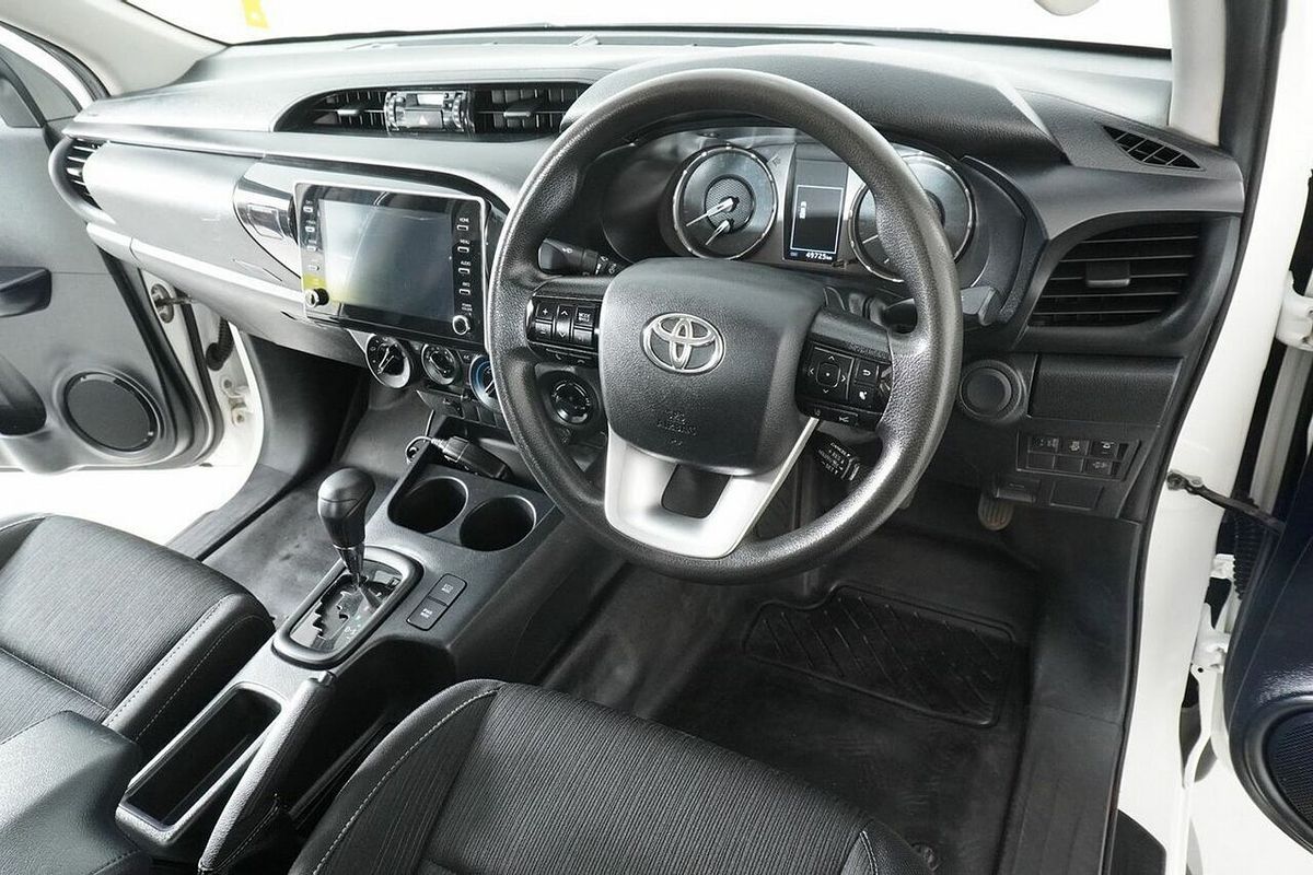 2021 Toyota Hilux SR (4x4) GUN126R Facelift 4X4