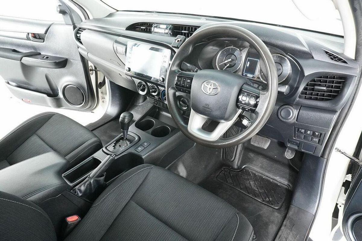 2021 Toyota Hilux SR (4x4) GUN126R Facelift 4X4