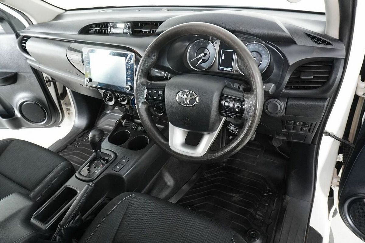 2021 Toyota Hilux SR (4x4) GUN126R Facelift 4X4