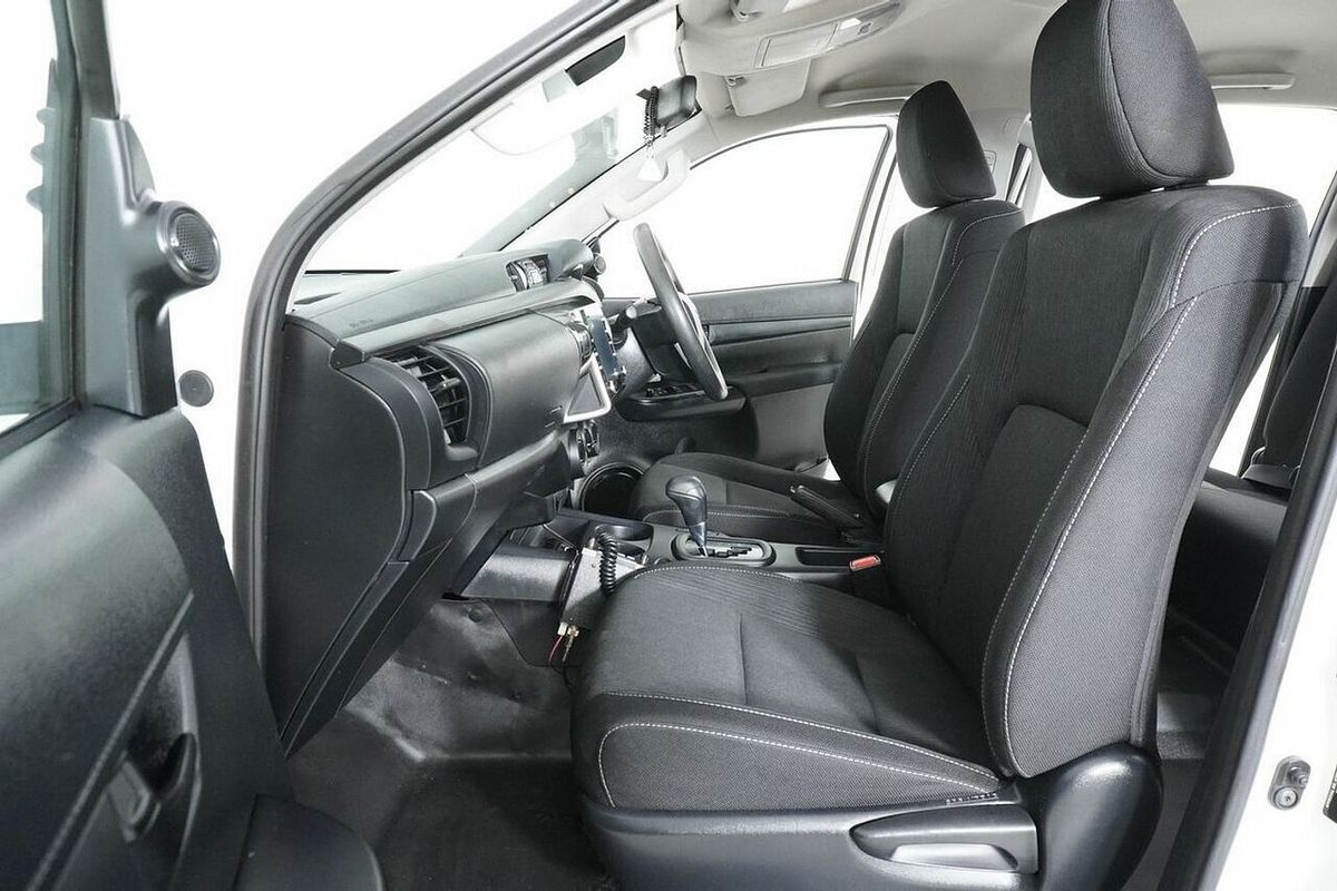 2021 Toyota Hilux SR (4x4) GUN126R Facelift 4X4