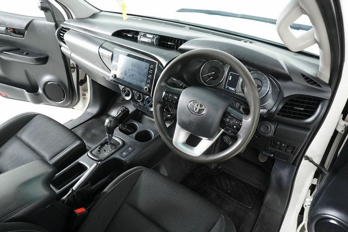 2021 Toyota Hilux SR (4x4) GUN126R Facelift 4X4