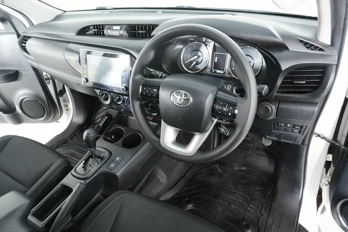 2021 Toyota Hilux SR (4x4) GUN126R Facelift 4X4