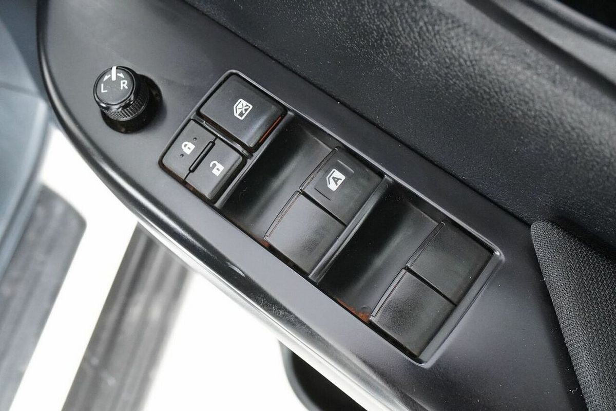 2018 Toyota Hilux SR (4x4) GUN126R MY19 4X4