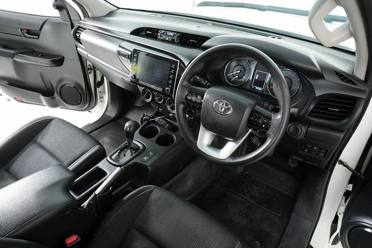 2021 Toyota Hilux SR (4x4) GUN126R Facelift 4X4