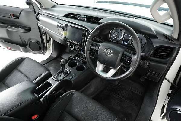2021 Toyota Hilux SR (4x4) GUN126R Facelift 4X4