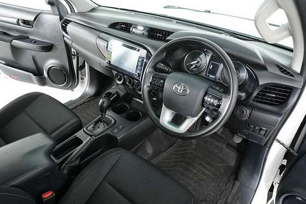 2022 Toyota Hilux SR (4x4) GUN126R 4X4