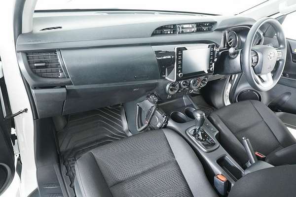 2024 Toyota Hilux SR (4x4) GUN126R 4X4