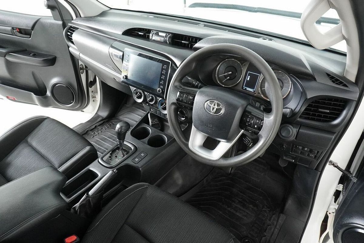 2021 Toyota Hilux SR (4x4) GUN126R Facelift 4X4