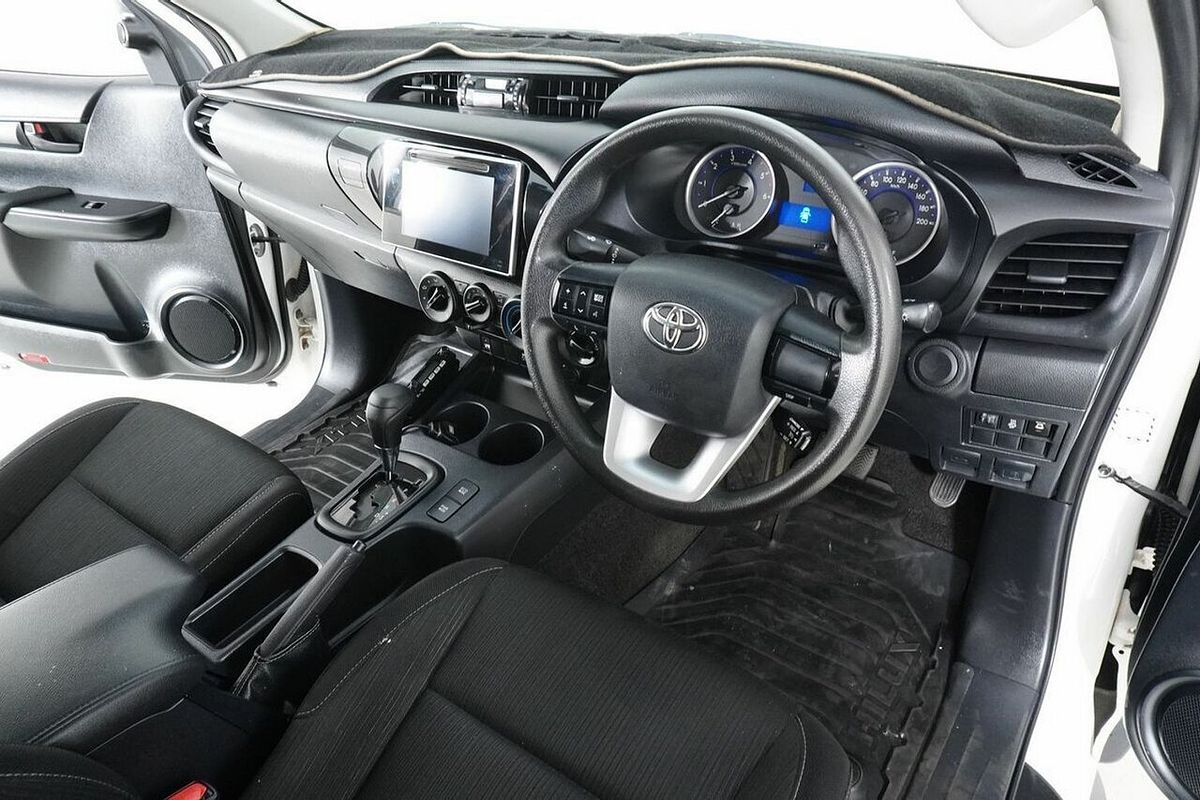 2016 Toyota Hilux SR (4x4) GUN126R 4X4
