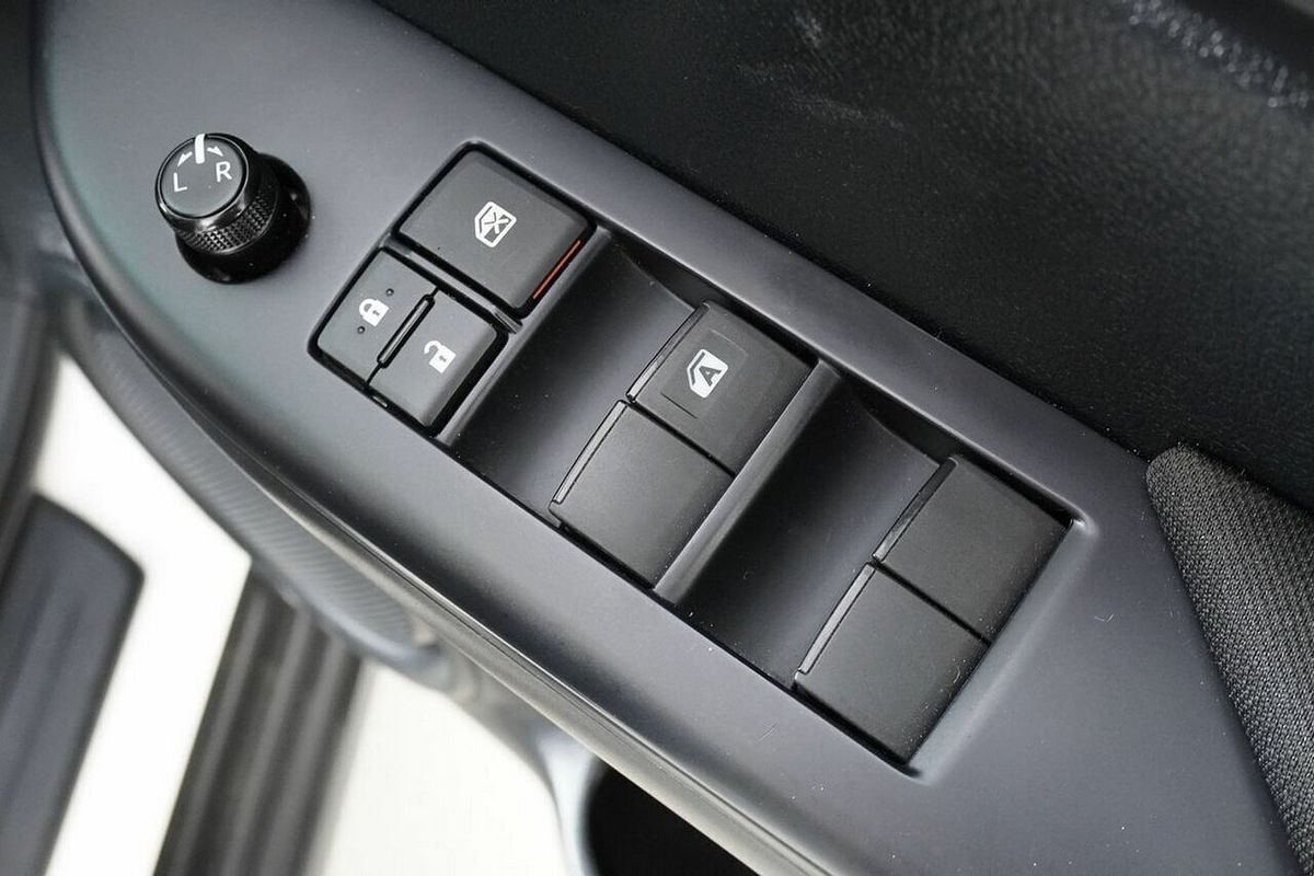 2024 Toyota Hilux SR (4x4) GUN126R 4X4