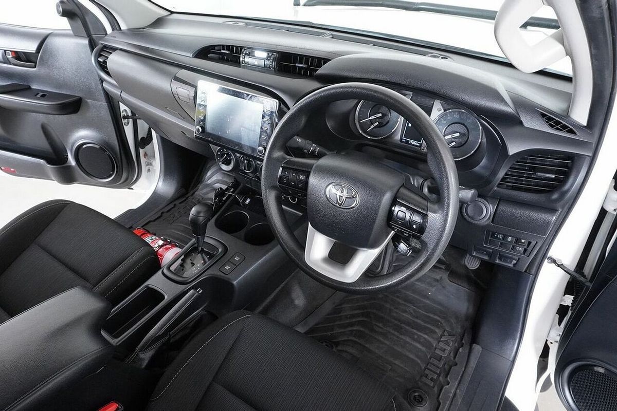 2020 Toyota Hilux SR (4x4) GUN126R Facelift 4X4